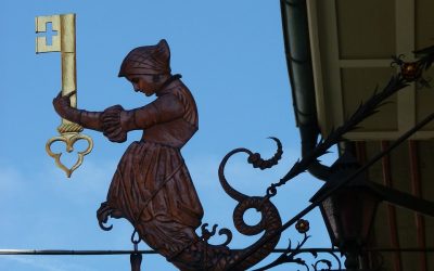 What’s the difference between a traditional locksmith and an auto-locksmith?